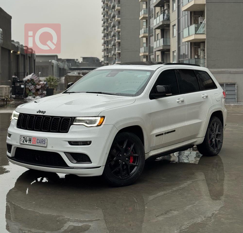 جیپ گراند شیرۆکی